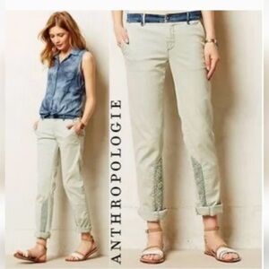 Anthropologie Pilcro Hyphen jeans with inset lace crochet on inner seam sz 28